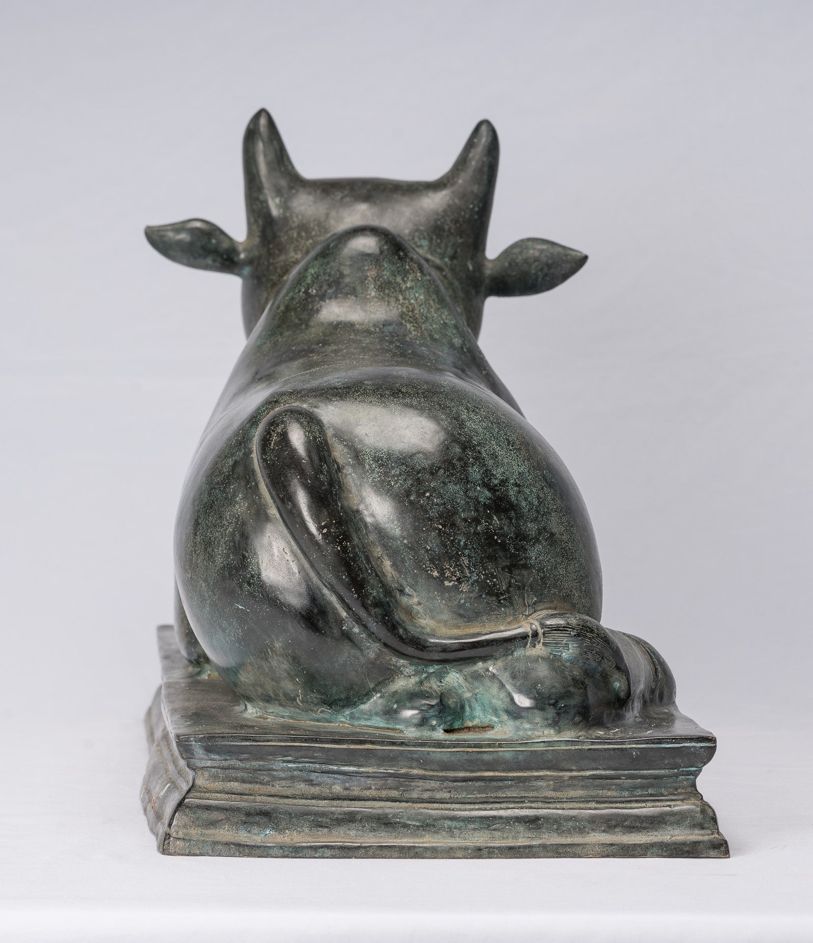 Statua Nandi in bronzo in stile Khmer antico - Monte di Shiva - 53 cm/21 "di lunghezza