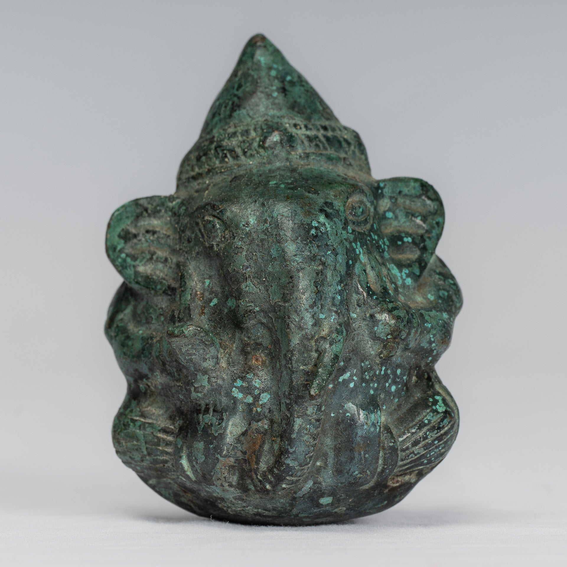 Bronzo in stile Khmer antico seduto statua di elefante rotondo - 10 cm/4 "di altezza