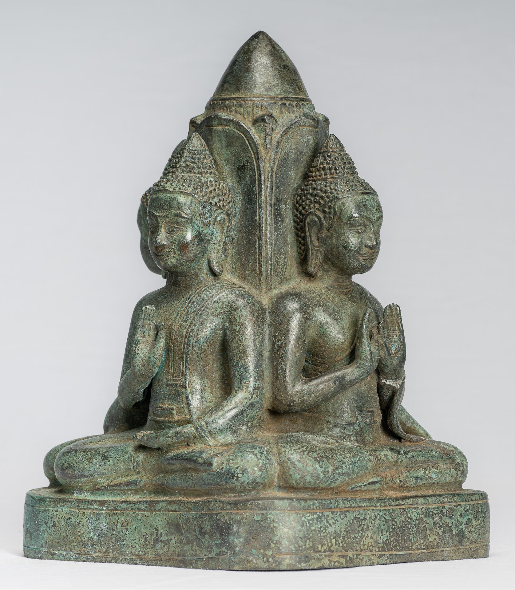 Statue antique de Bouddha à quatre voies en bronze de style khmer d'Asie du Sud-Est - 28 cm/11"