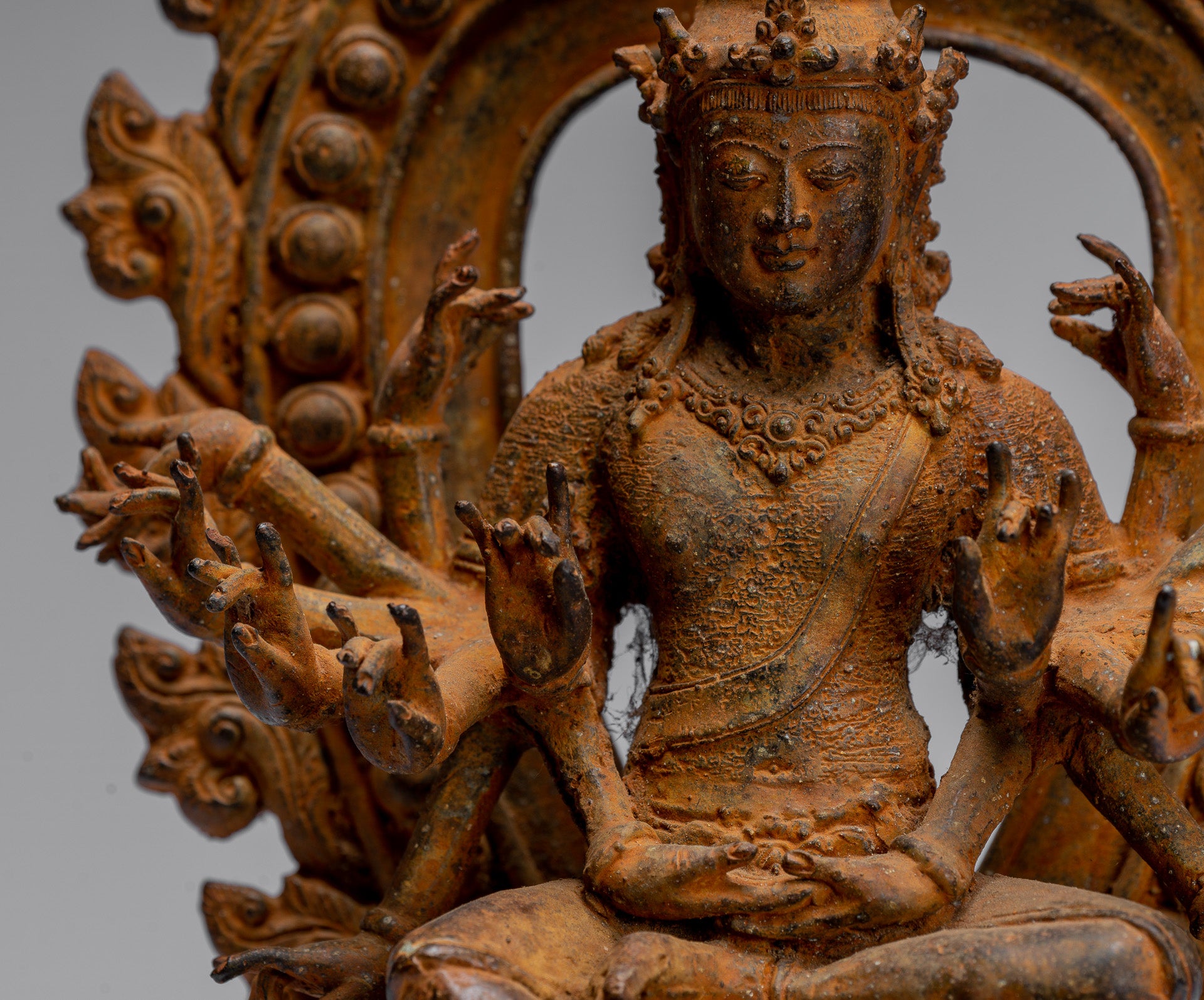 Statua Bodhisattva - Antique stile indonesiano giavanese a 16 bracci Avalokiteshvara Bodhisattva Statua - 28 cm/11 "