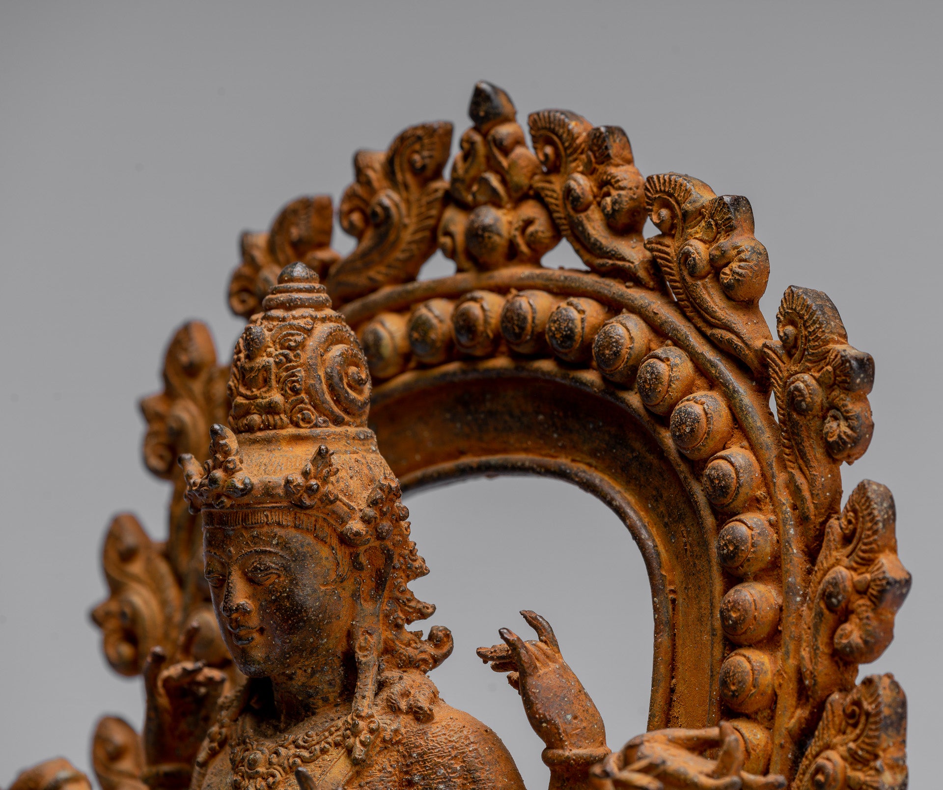 Statua Bodhisattva - Antique stile indonesiano giavanese a 16 bracci Avalokiteshvara Bodhisattva Statua - 28 cm/11 "