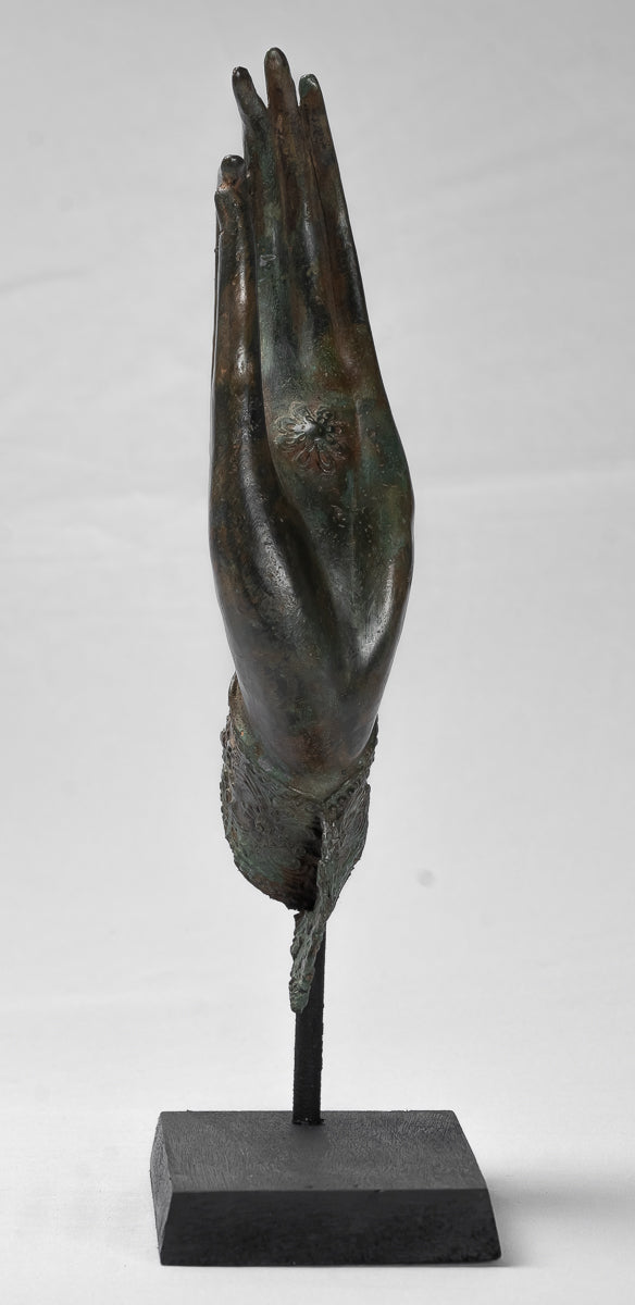 Main de protection thaïlandaise en bronze d'Asie du Sud-Est de style thaïlandais antique montée - 34 cm/14"