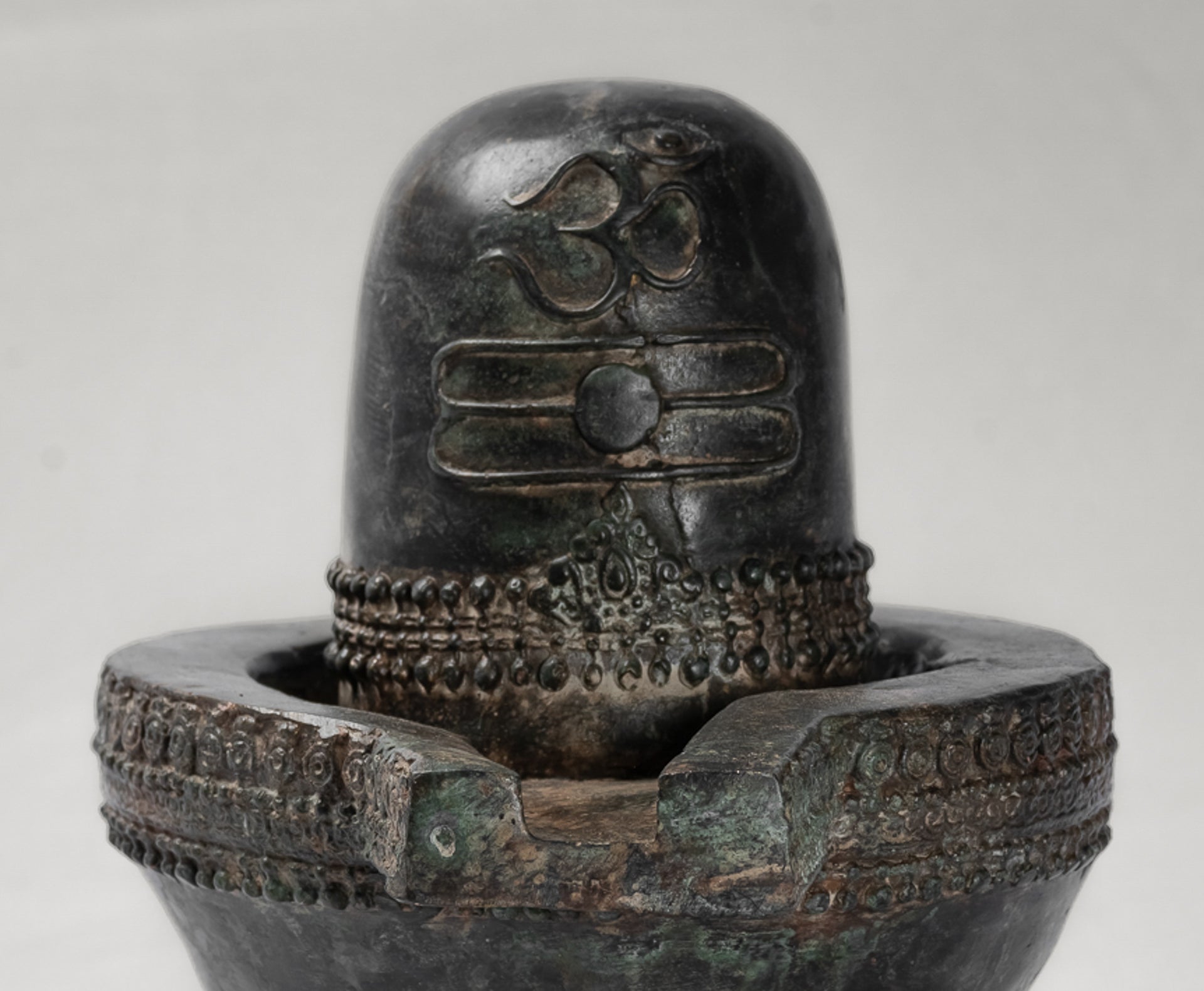 Linga - Antique Indian Style South Asia Bronze Shiva Linga / Lingnum & Yoni - 21cm/8"
