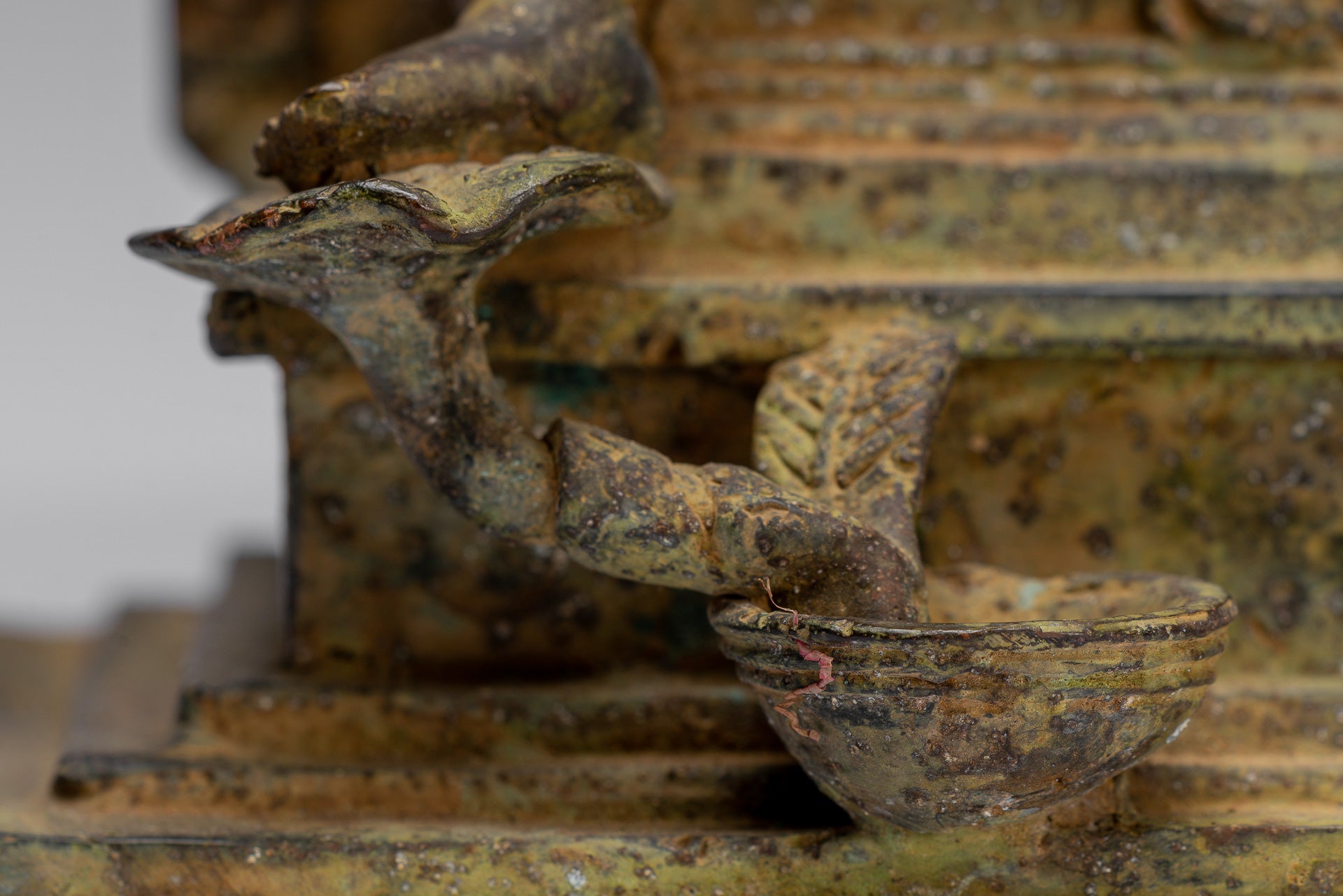 Statue de Bouddha – Bouddha d'enseignement javanais en bronze assis de style indonésien antique – 27 cm