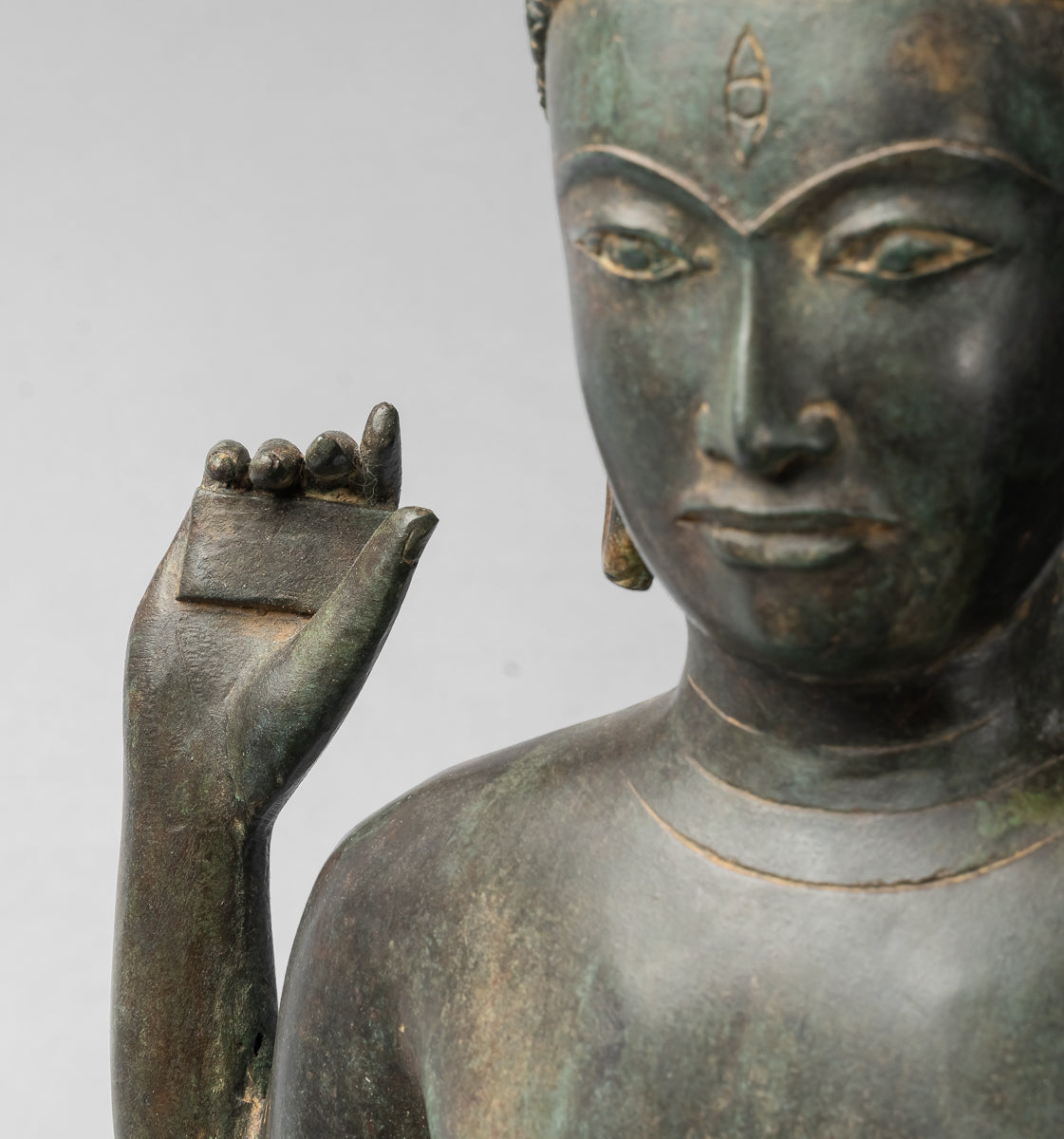 Vishnu-Statue – Stehende Bronze-Vishnu-Statue im antiken Thai-Stil – 94 cm.