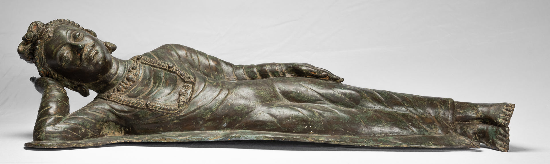 Antique in stile indiano Gandhara Bronzo Reclining Vishnu Statua - 95 cm/38 "Long
