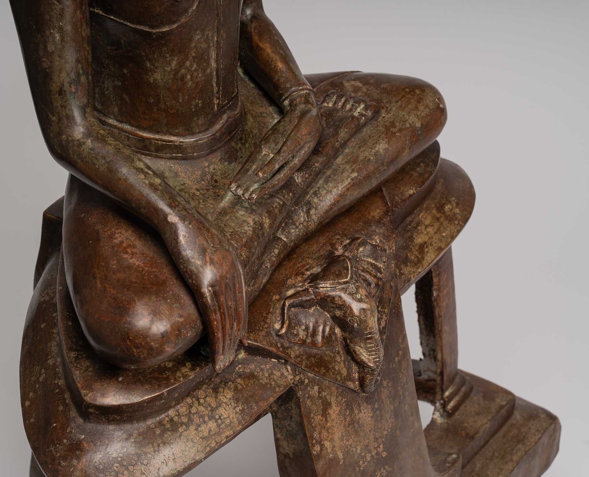 Statue de Bouddha - CHIang de style thaï antique