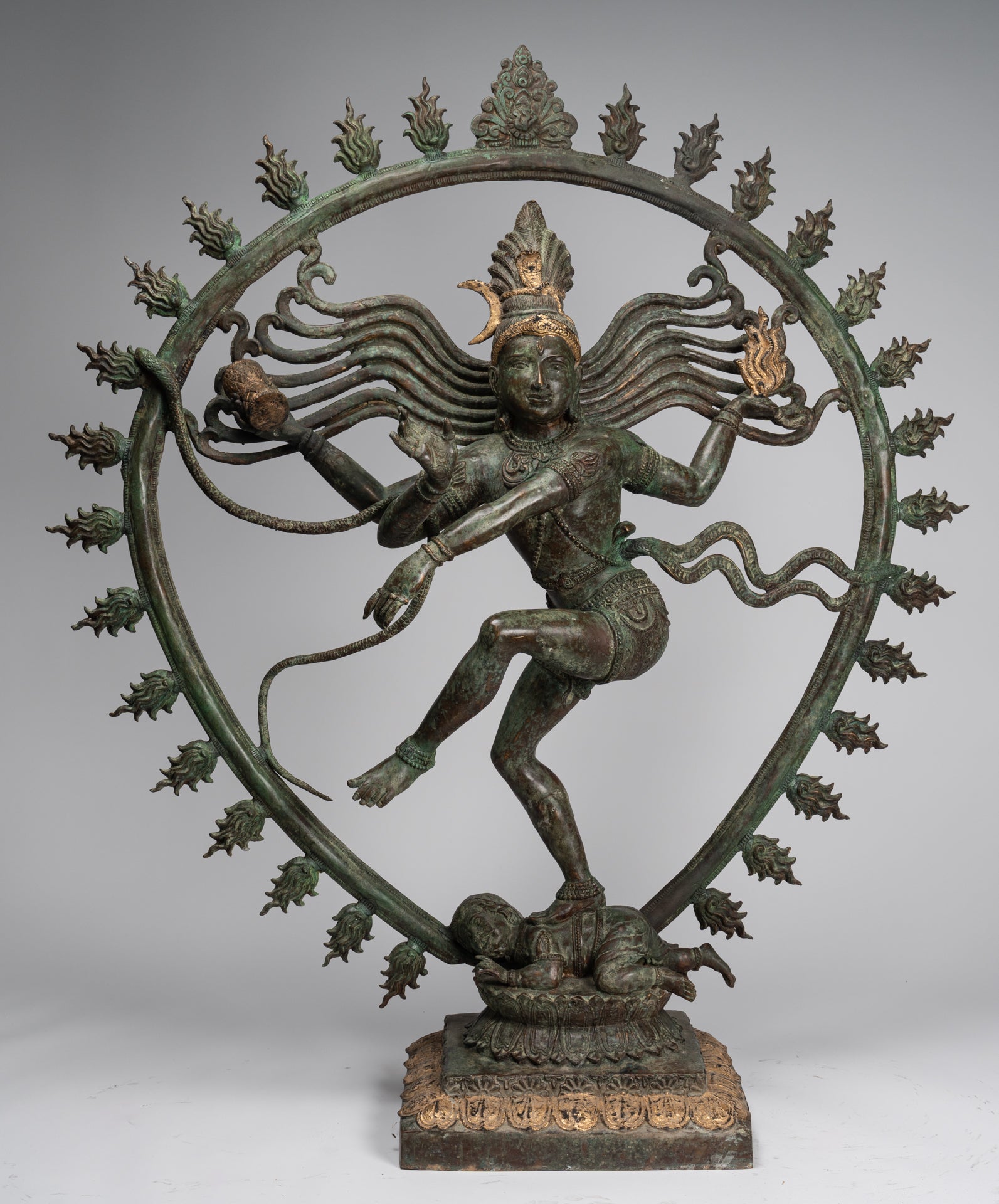 Kuchipudi Dancer In Natraj Posture Representing Lord Shiva High-Res Stock  Photo - Getty Images