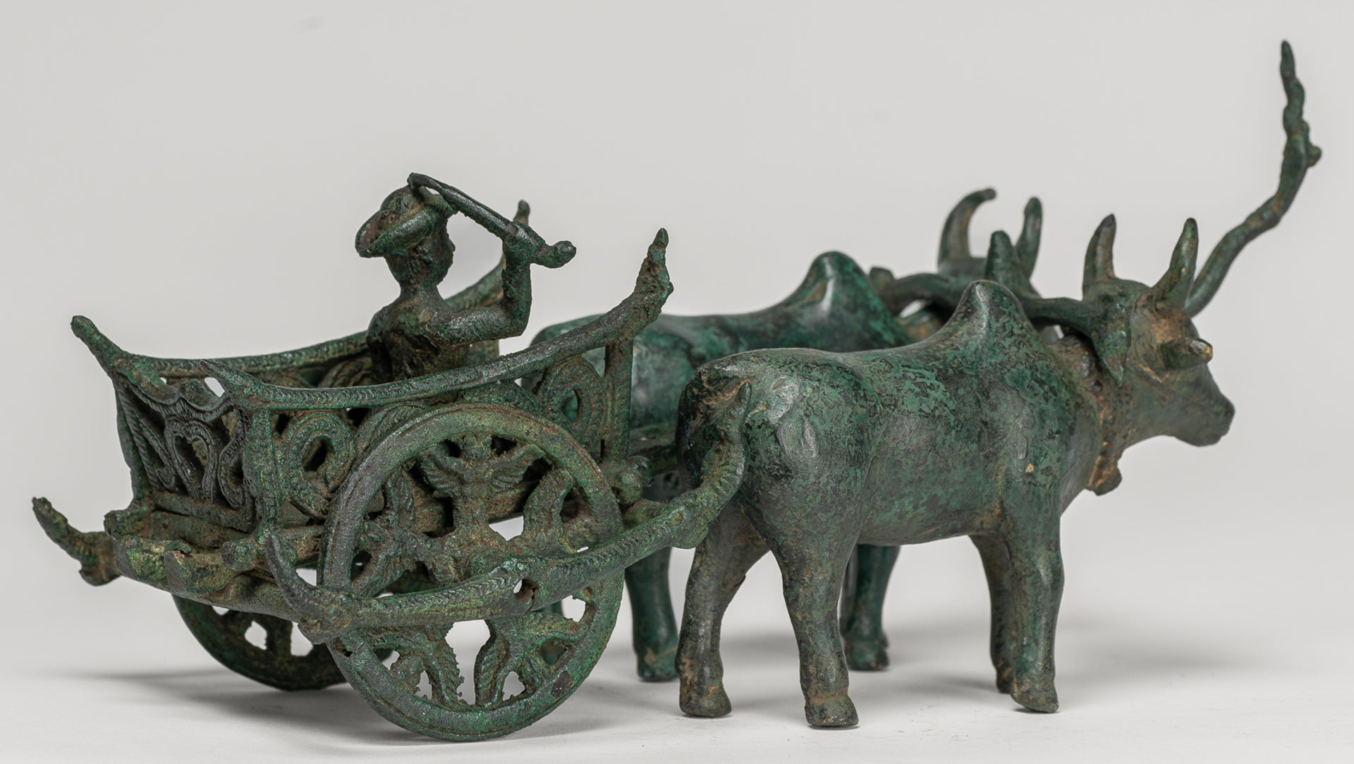 Estatua del carrito de bueyes - Estatua de carro de buey de bronce de estilo jemer antiguo - 24 cm/10 "
