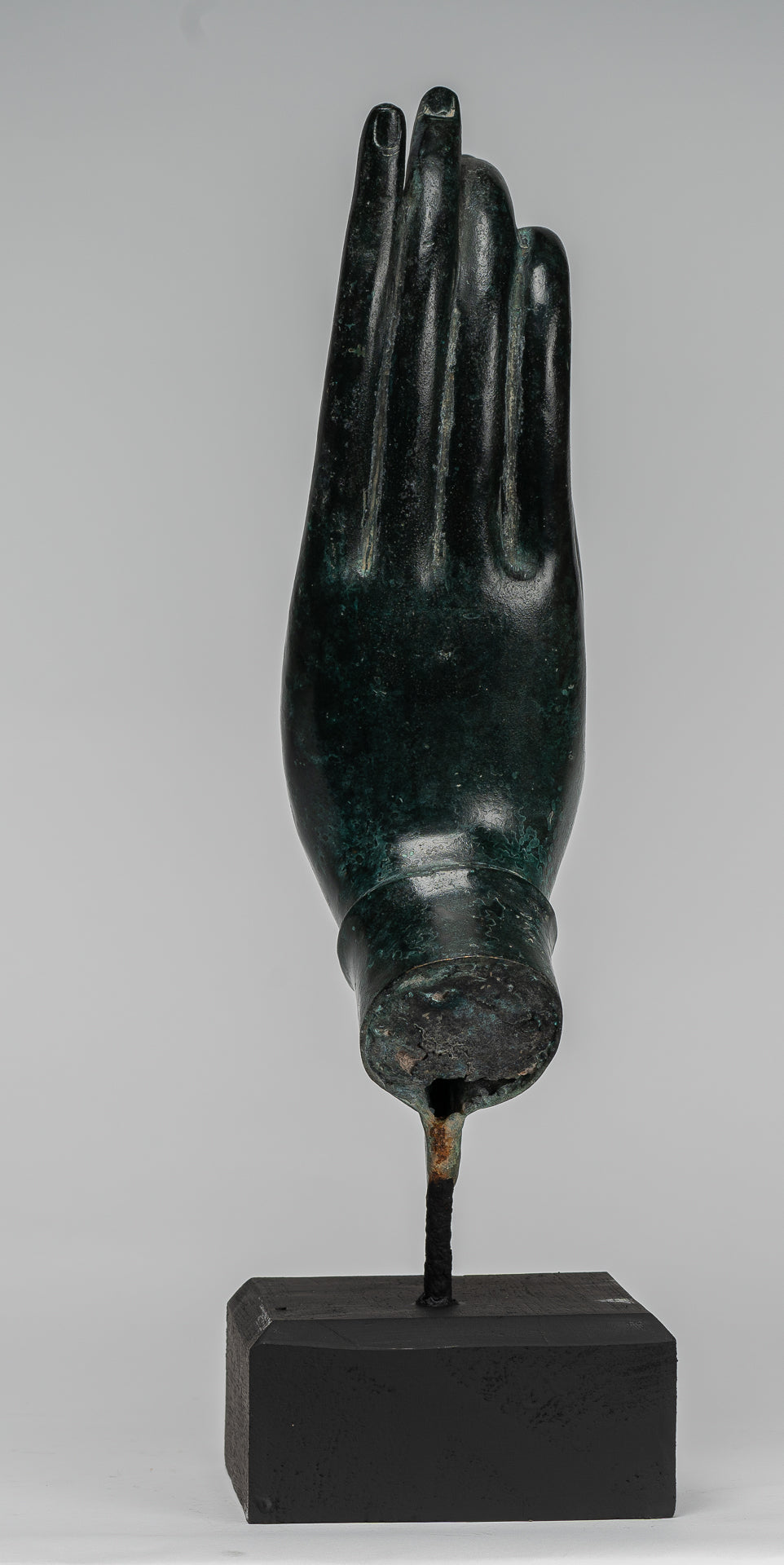 Hand d'enseignement de bronze en Asie du Sud-Est de style khmer