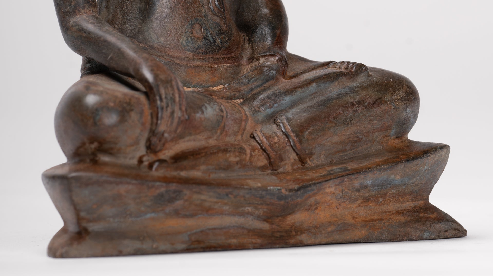Buddha Statue - Antique Ayutthaya Style Seated Enlightenment Buddha Statue - 19cm/8"