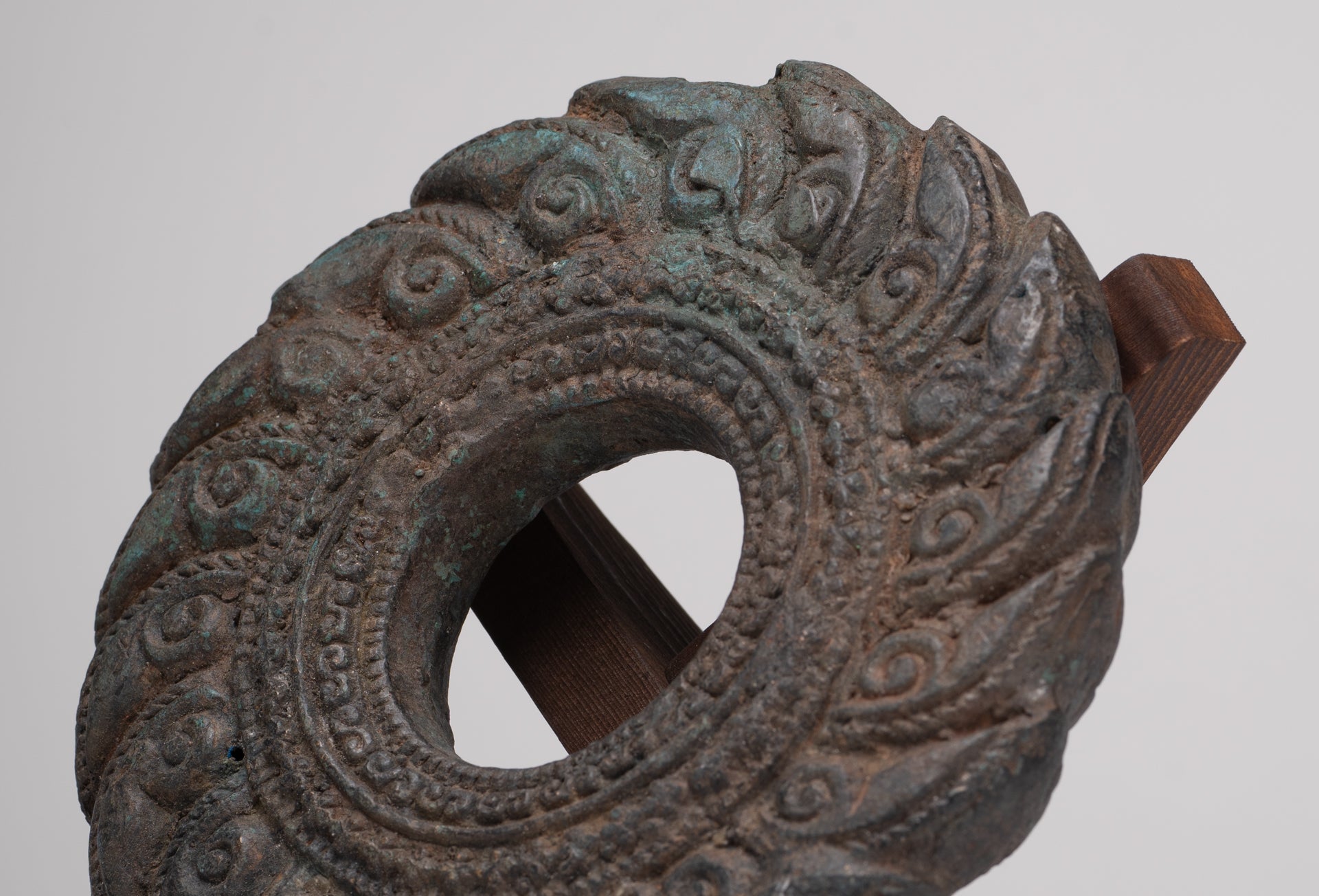 Discus - Antique Khmer Style Bronze Vishnu Discus or Chakra - 15cm/6"