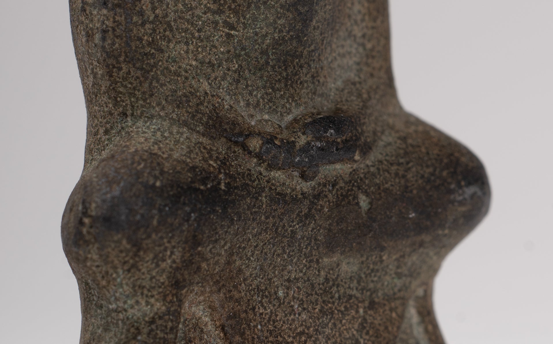 Antique Thai Style Seated Bronze Ayutthaya Meditation Buddha Statue - 9cm/4"