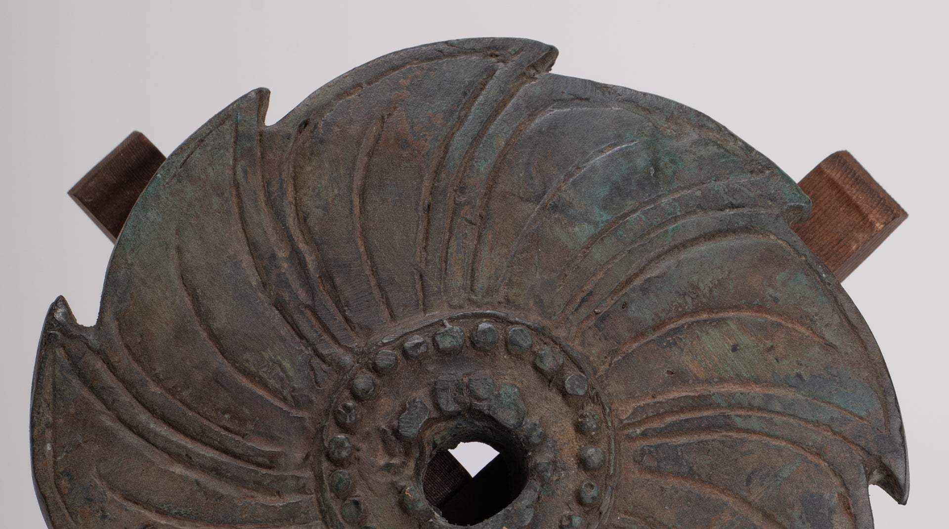 Discus - Antique Khmer Style Bronze Vishnu Discus or Chakra - 15cm/6"