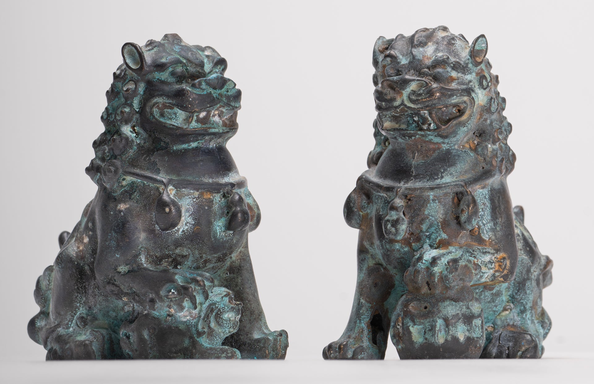 Leoni guardiani del tempio in stile cinese antico Leoni Shishi Foo Dogs Leoni imperiali (coppia) - 10,5 cm/4"