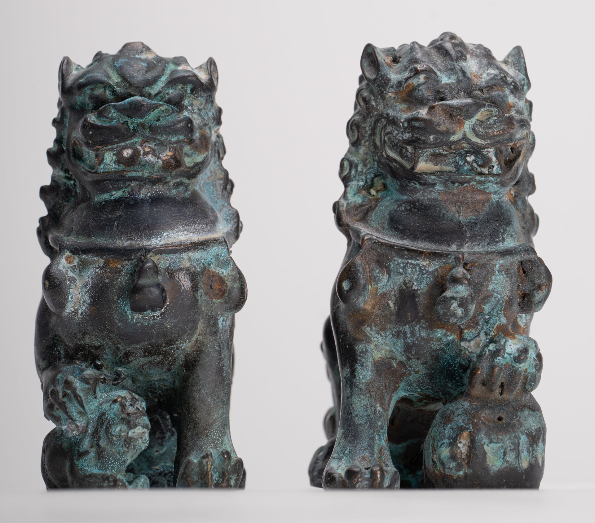 Leoni guardiani del tempio in stile cinese antico Leoni Shishi Foo Dogs Leoni imperiali (coppia) - 10,5 cm/4"