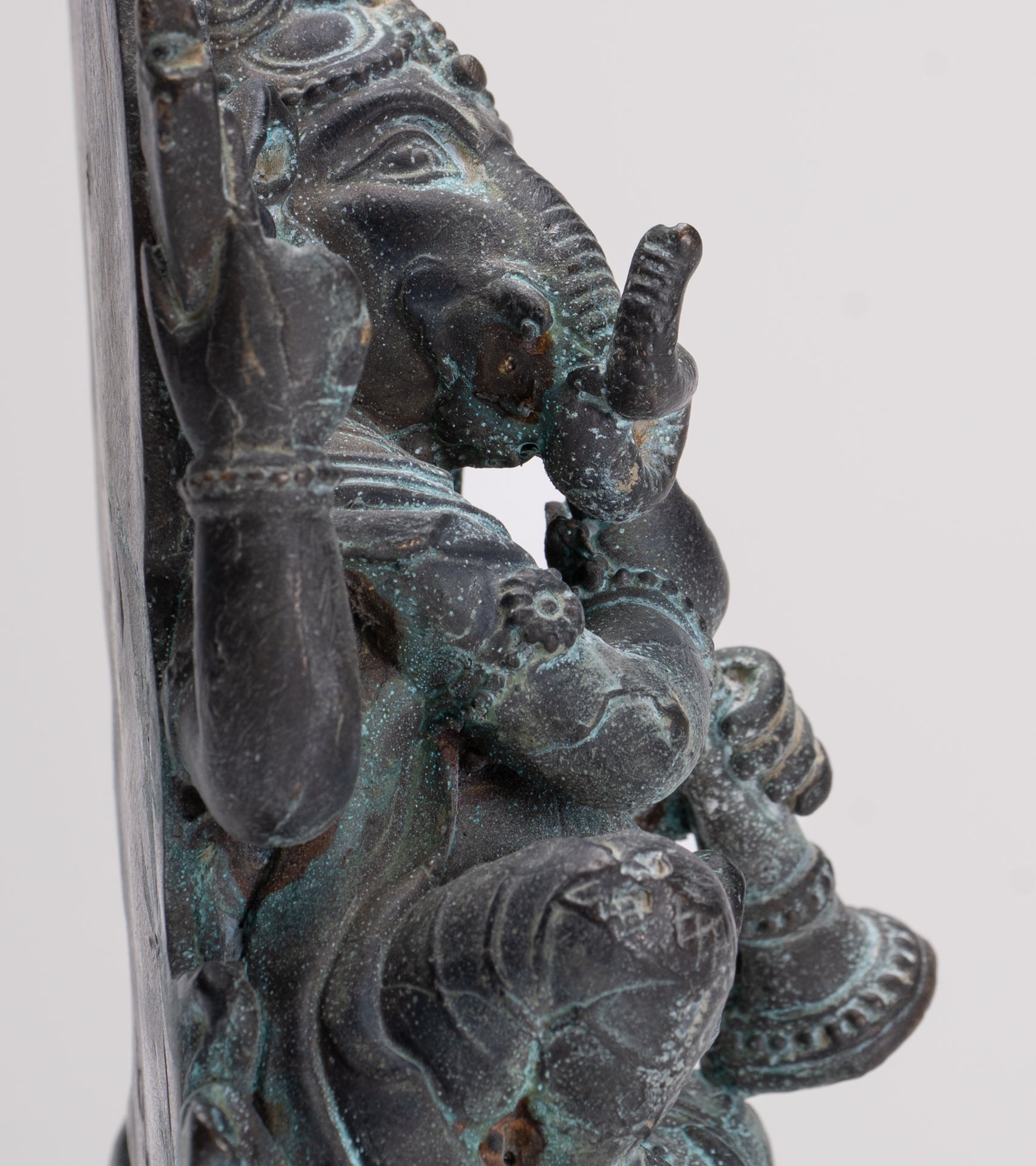 Ganesh - Antique Thai Style Bronze Seated Ganesh Statue  - 15.5cm/6"