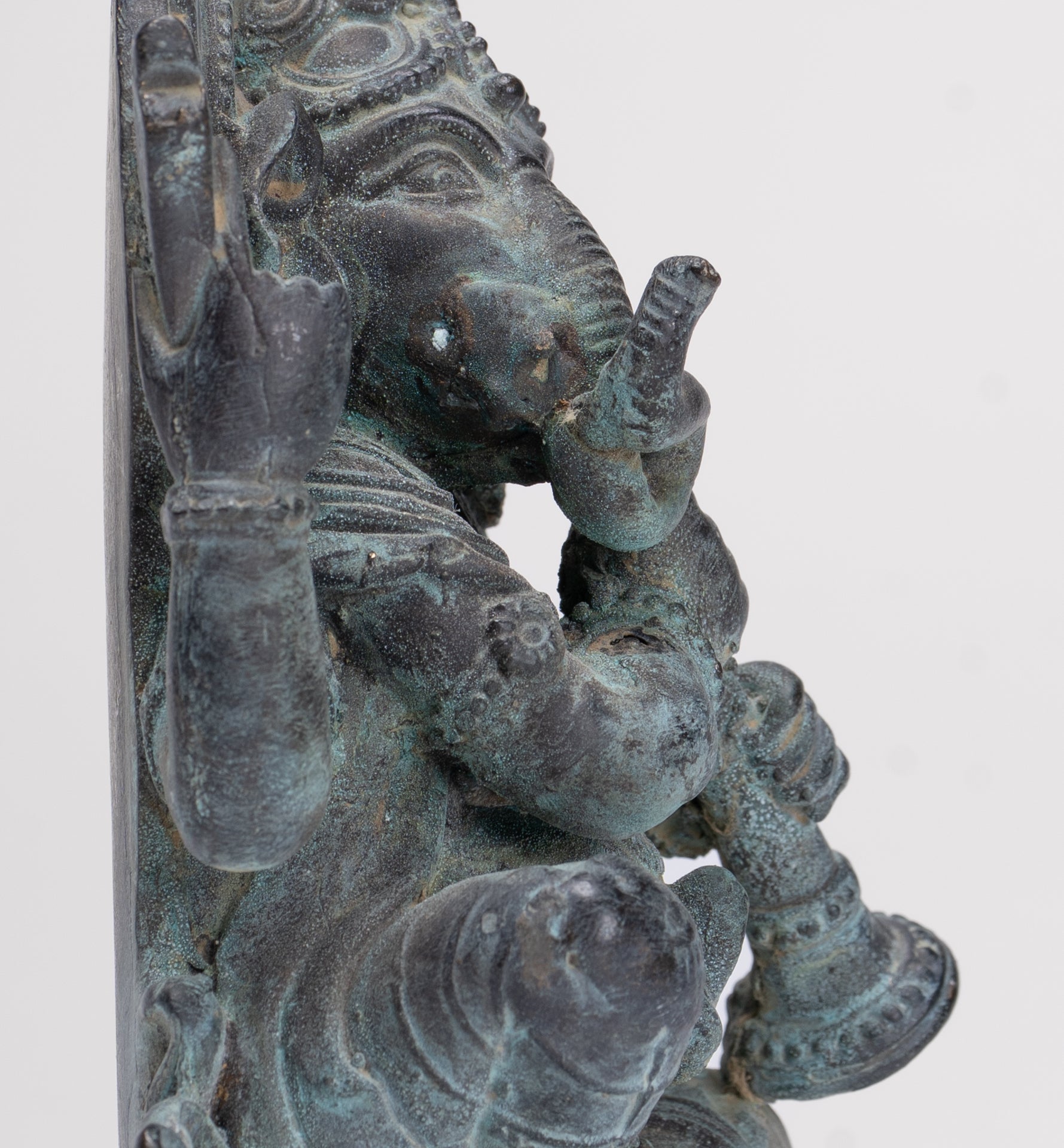 Ganesh - Antique Thai Style Bronze Seated Ganesh Statue  - 15.5cm/6"