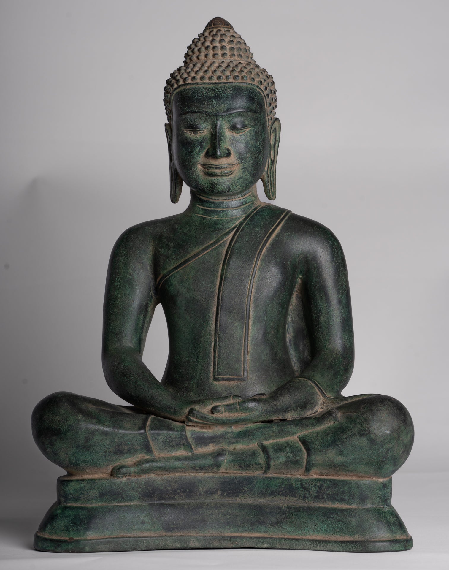 Estatua de Buda - Estatua de Buda de meditación sentada de bronce estilo jemer antiguo - 40 cm/16"