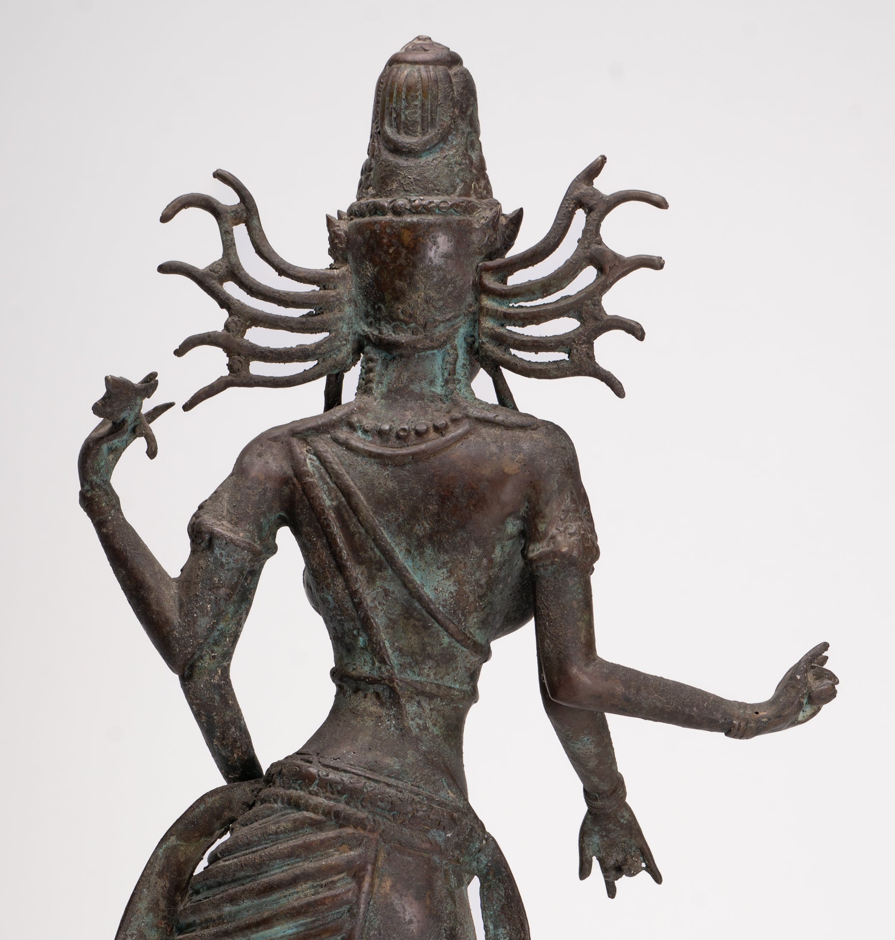 Statua Parvati - Statua Parvati giavanese in bronzo antico in stile indonesiano 58 cm/23"