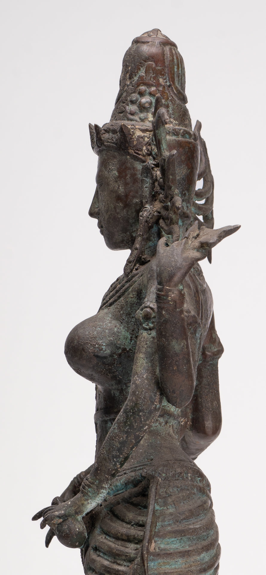 Statua Parvati - Statua Parvati giavanese in bronzo antico in stile indonesiano 58 cm/23"