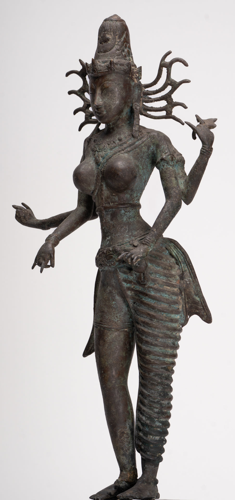 Statua Parvati - Statua Parvati giavanese in bronzo antico in stile indonesiano 58 cm/23"