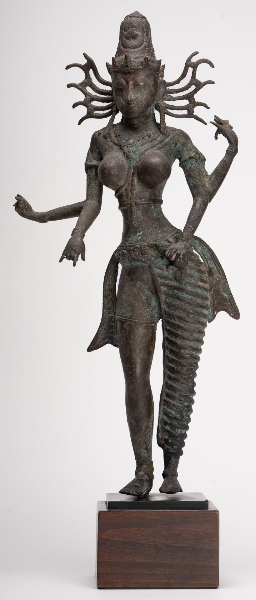 Statua Parvati - Statua Parvati giavanese in bronzo antico in stile indonesiano 58 cm/23"