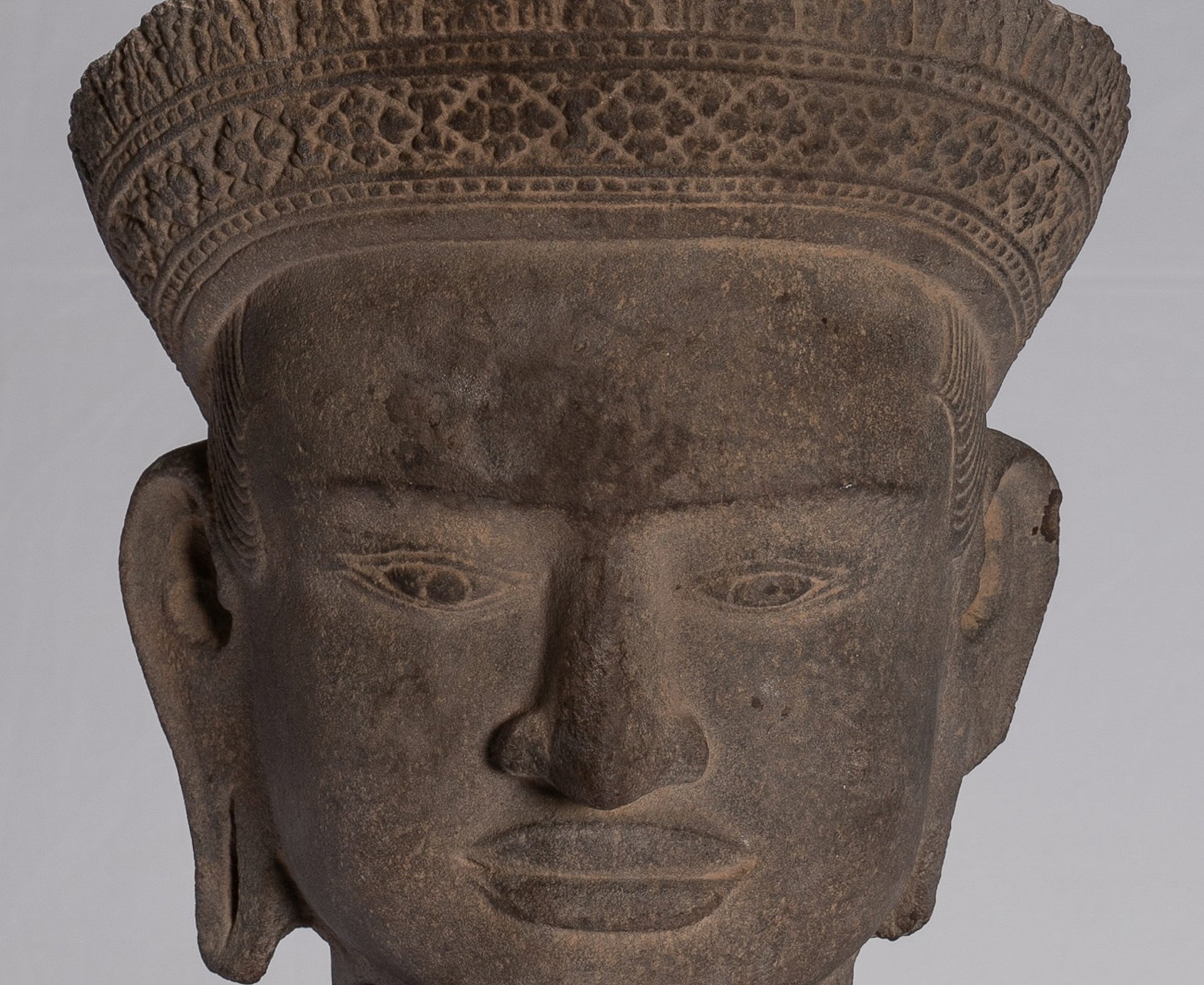 Vishnu Statue - Antique Koh Ker Style Stone Mounted Khmer Vishnu Head - 47cm / 19"