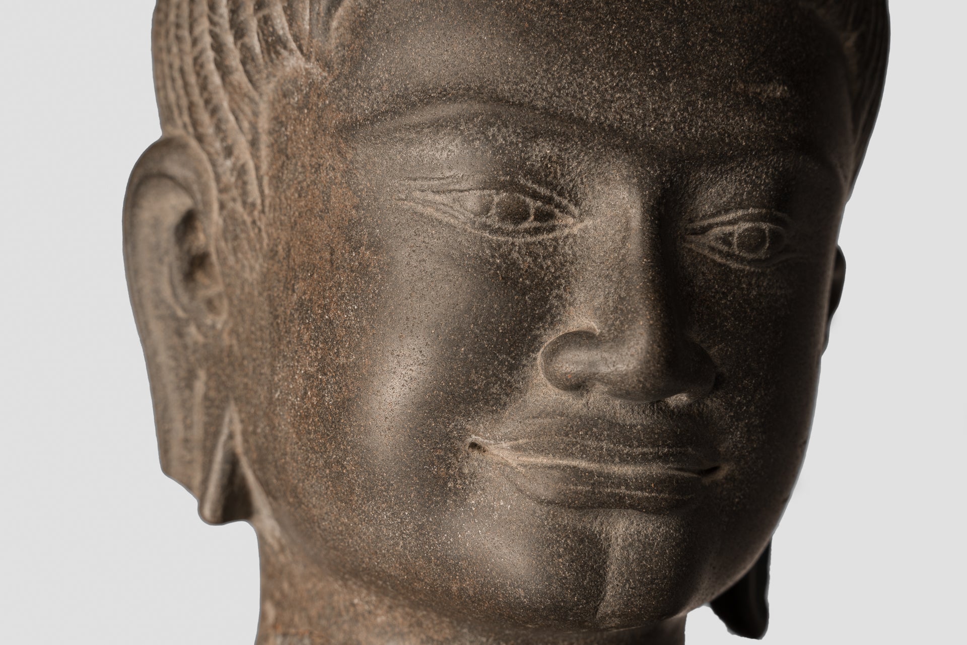 Statua della divinità - Antique Khmer Style Bantey Srei Stone Prajnaparamita Statua / Dea - 107cm / 43 "