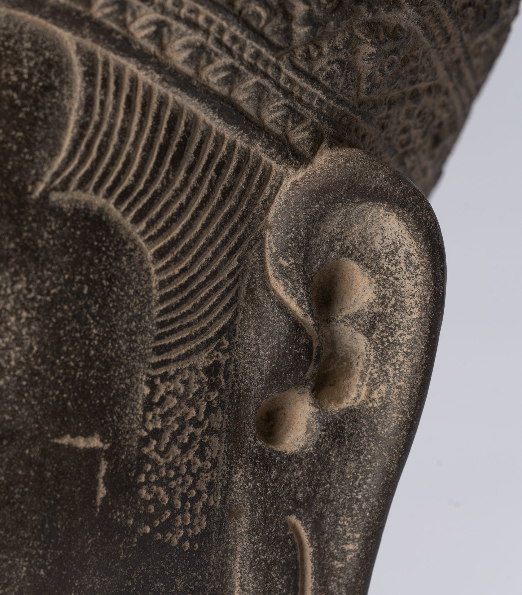 Statue de gardien - Pierre khmère antique Style Banteay Srei Gardien du temple Yaksha - 43 cm / 17"