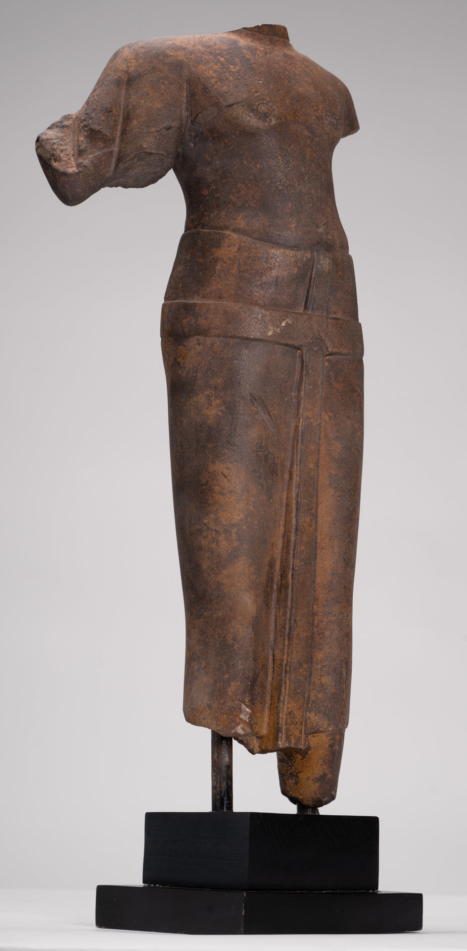 Vishnu Sculpture - Antique Phnom Da Style Mounted Sandstone Vishnu Statue - 60cm/24"