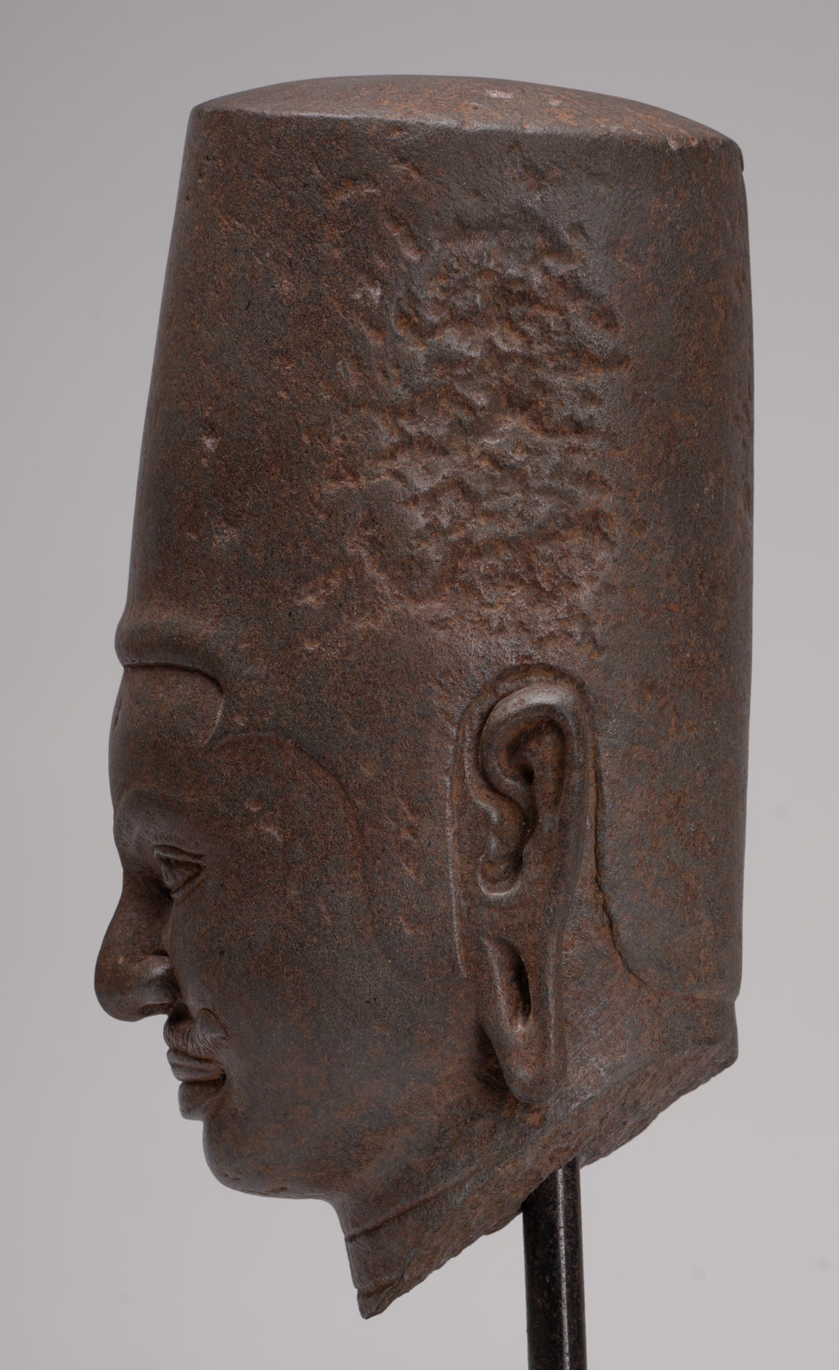 Vishnu Statue - Antique Phnom Da Style Stone Mounted Vishnu Head - 33cm/13"