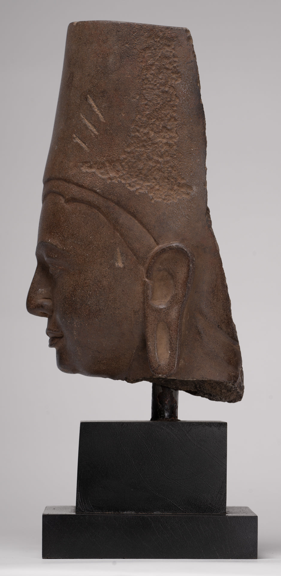 Vishnu Statue - Antique Phnom Da Style Stone Mounted Vishnu Head - 33cm/13"