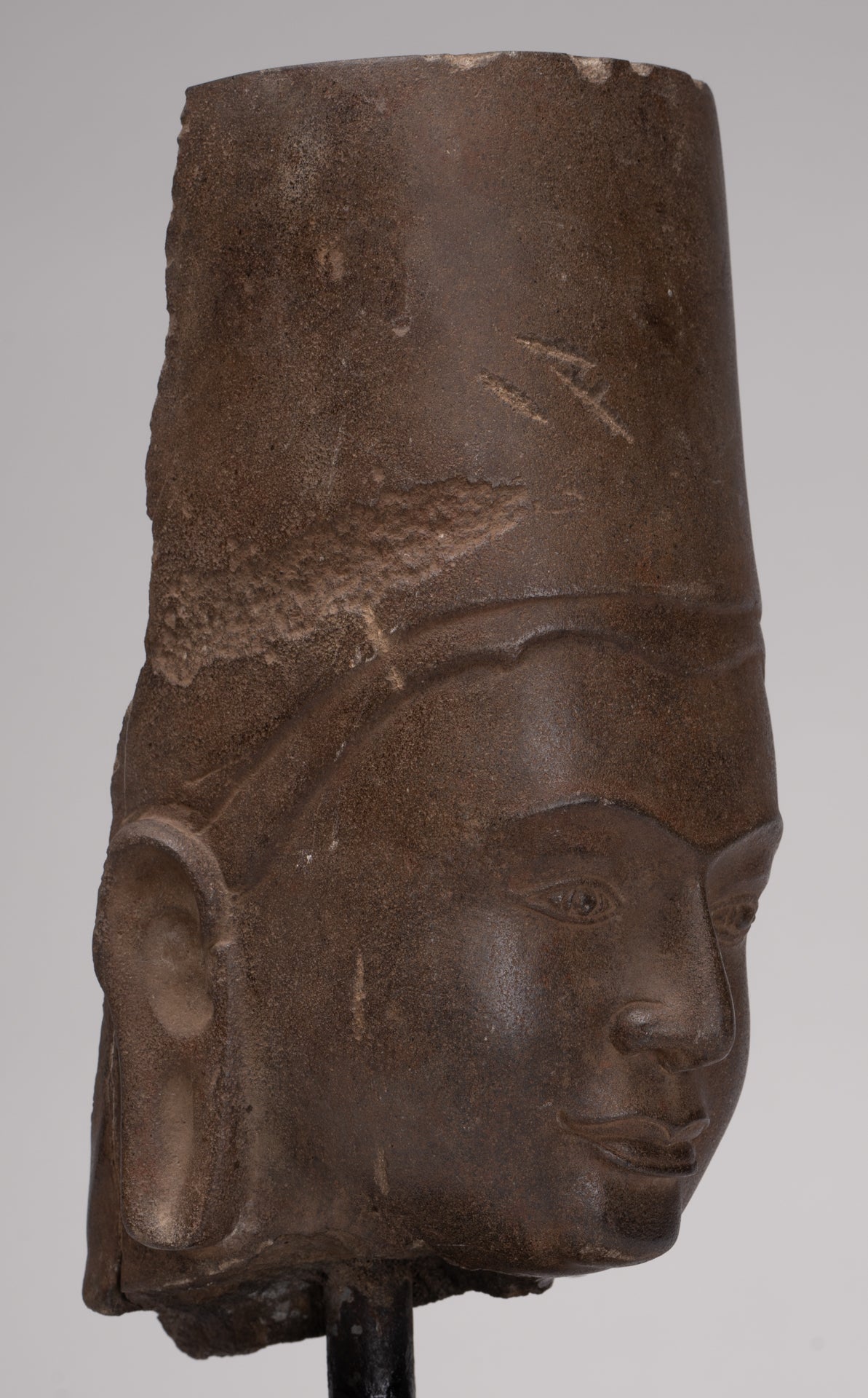 Vishnu Statue - Antique Phnom Da Style Stone Mounted Vishnu Head - 33cm/13"