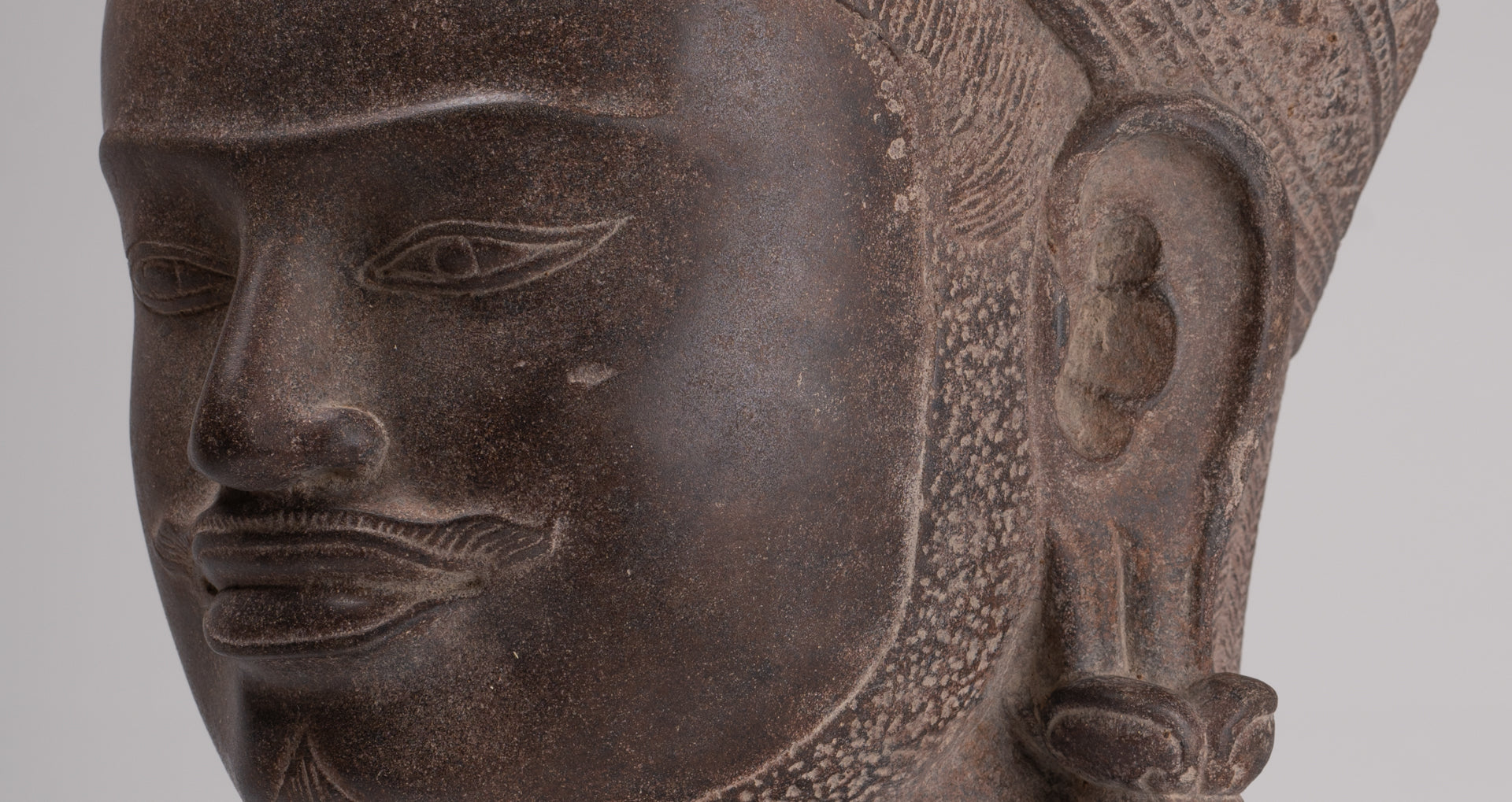 Vishnu Statue - Antique Banteay Srei Style Stone Mounted Khmer Vishnu Head - 51cm / 20"