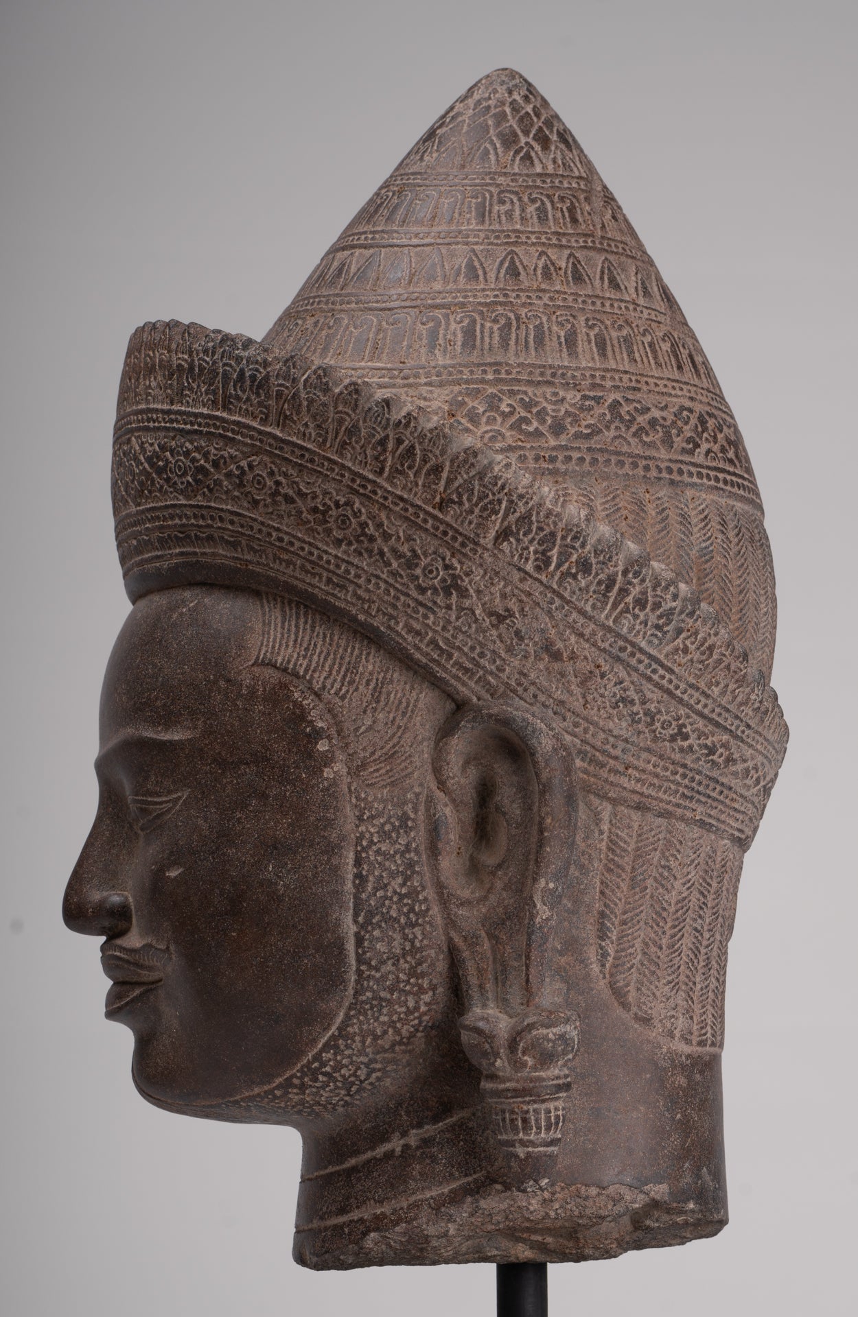 Vishnu Statue - Antique Banteay Srei Style Stone Mounted Khmer Vishnu Head - 51cm / 20"