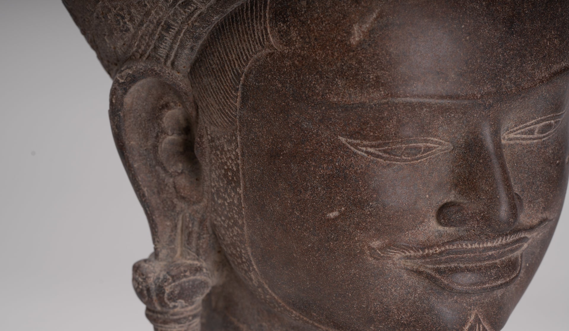 Vishnu Statue - Antique Banteay Srei Style Stone Mounted Khmer Vishnu Head - 51cm / 20"