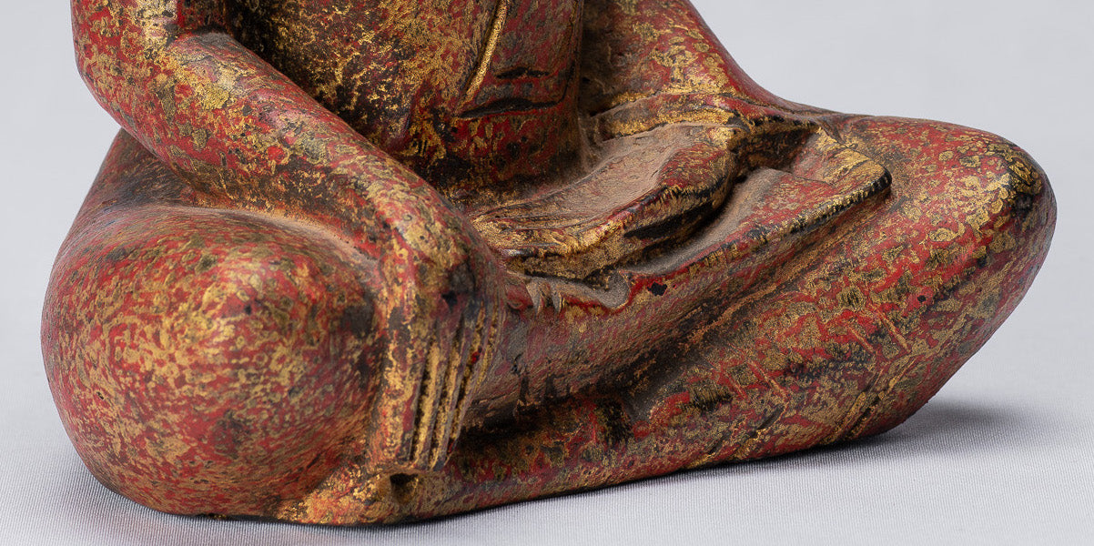 Statue de Bouddha - Statue de Bouddha des Lumières en bois assis de style khmer antique d'Asie du Sud-Est - 21 cm/8"