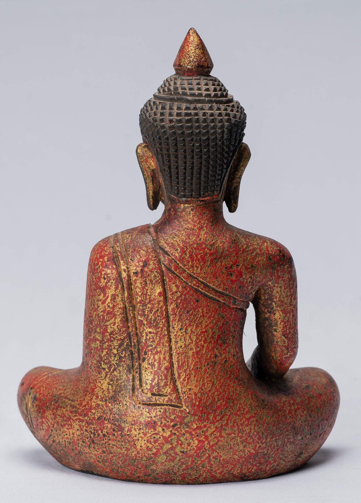 Statue de Bouddha - Statue de Bouddha des Lumières en bois assis de style khmer antique d'Asie du Sud-Est - 21 cm/8"