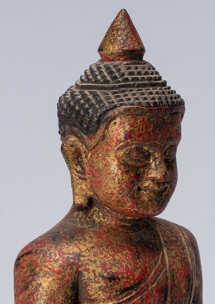 Statue de Bouddha - Statue de Bouddha des Lumières en bois assis de style khmer antique d'Asie du Sud-Est - 21 cm/8"