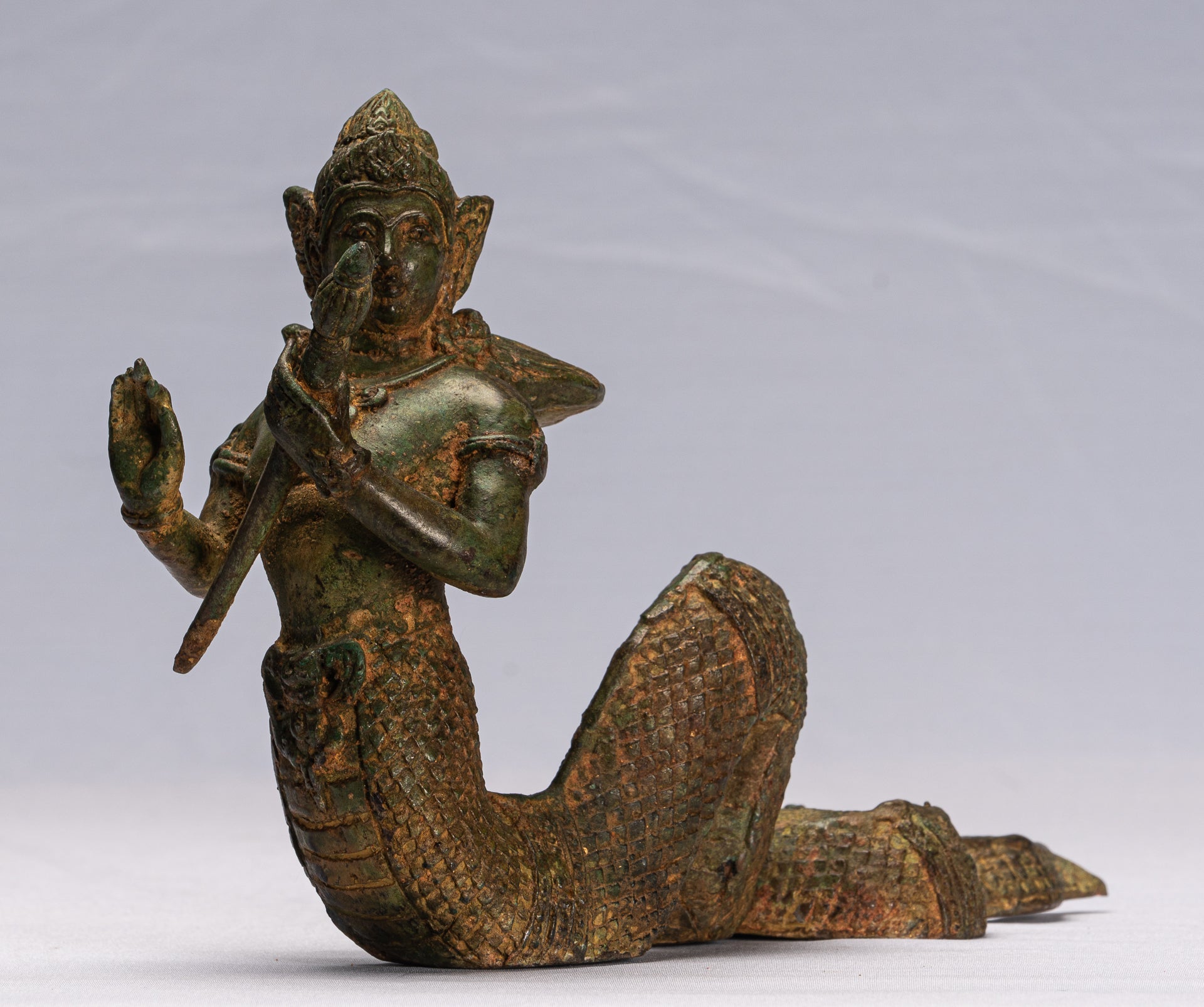 Statue de divinité féminine en bronze de style thaïlandais antique avec queue de Naga - 18 cm/7"