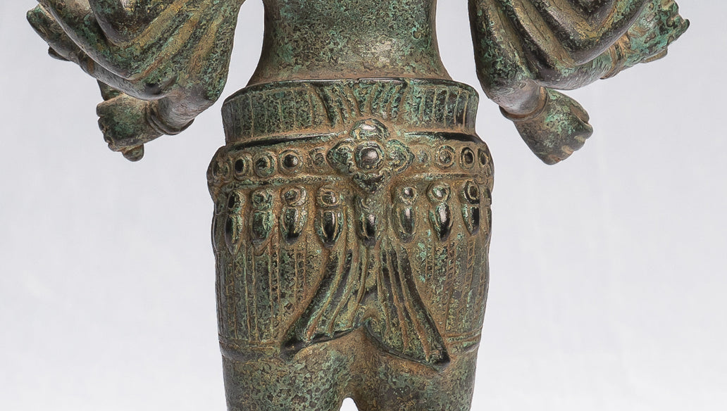 Antike Lokeshvara-Statue aus Bronze im Khmer-Stil im Angkor Wat-Stil – 37 cm.