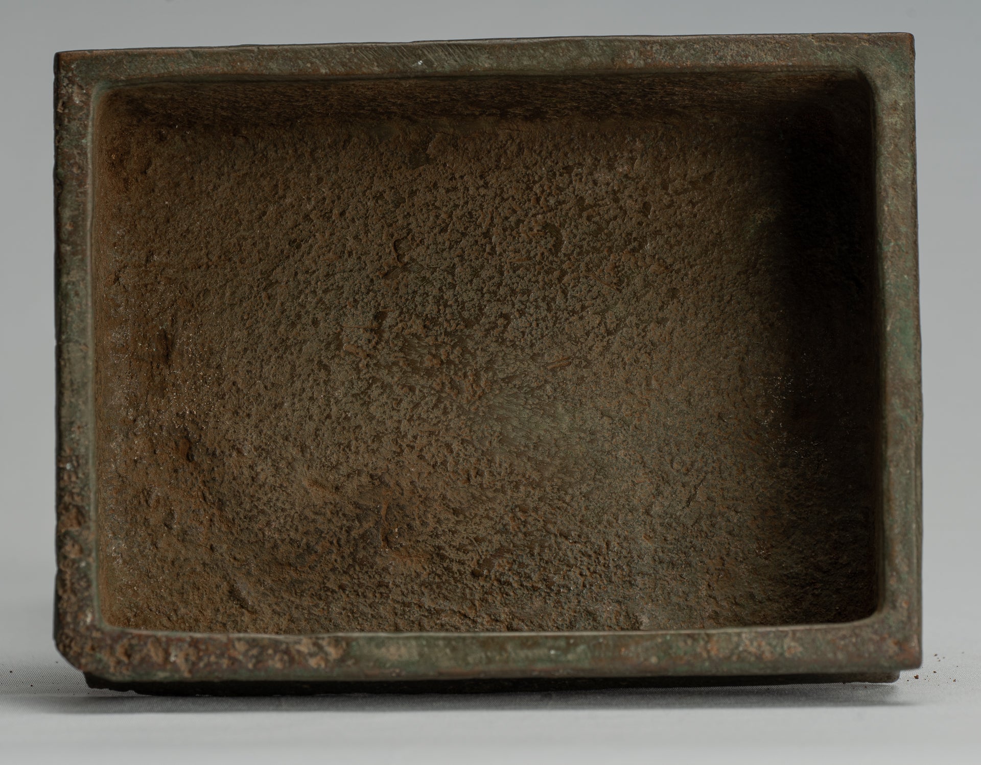 Estatua de Buda - Antiguo estilo indonesio de bronce sentado Javanese Ilustración Buda - 25 cm/10 "