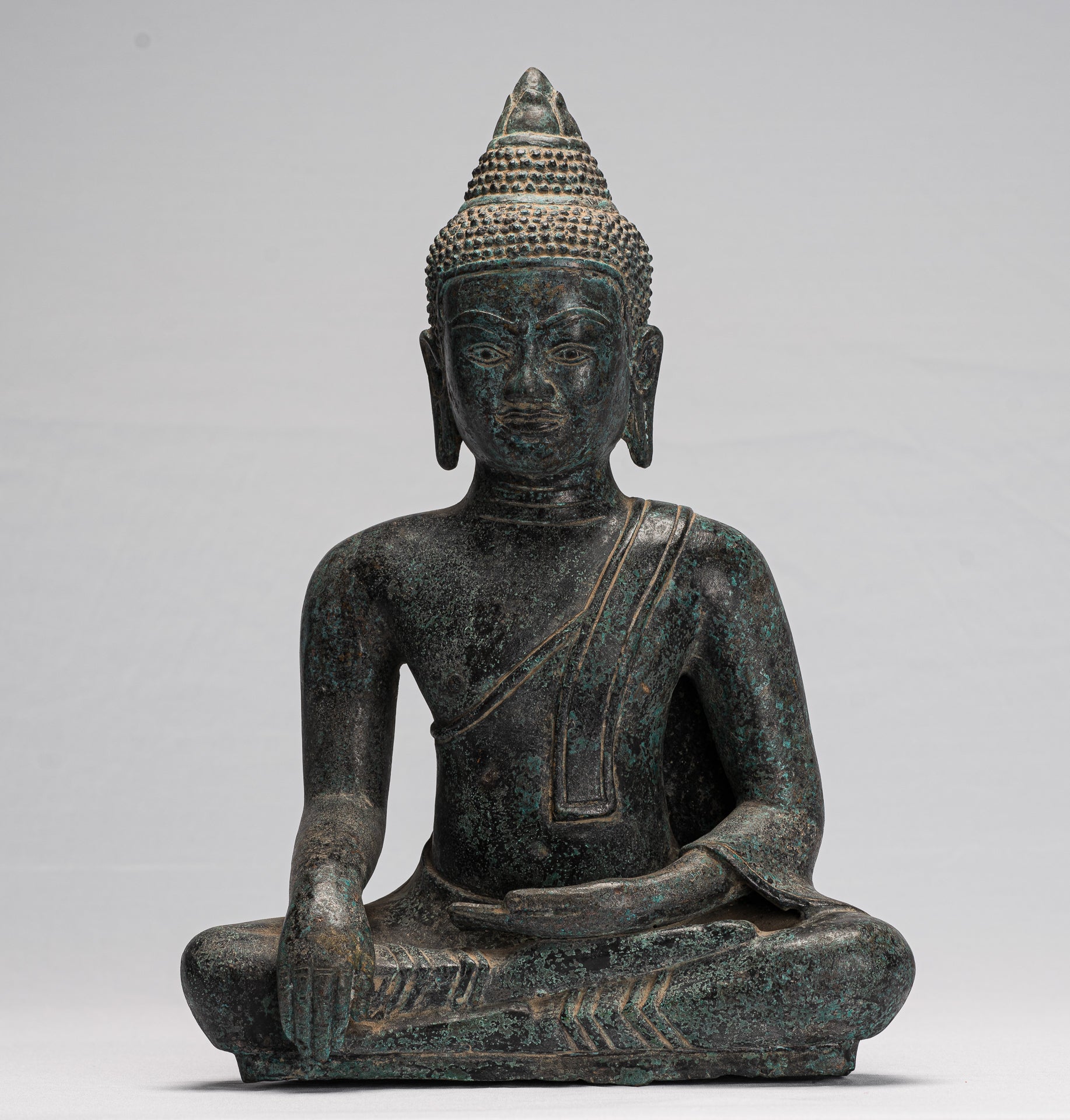 Estatua de Buda - Ilustración de bronce de estilo jemer antiguo Angkor Wat Buddha Statue - 40 cm/16 "