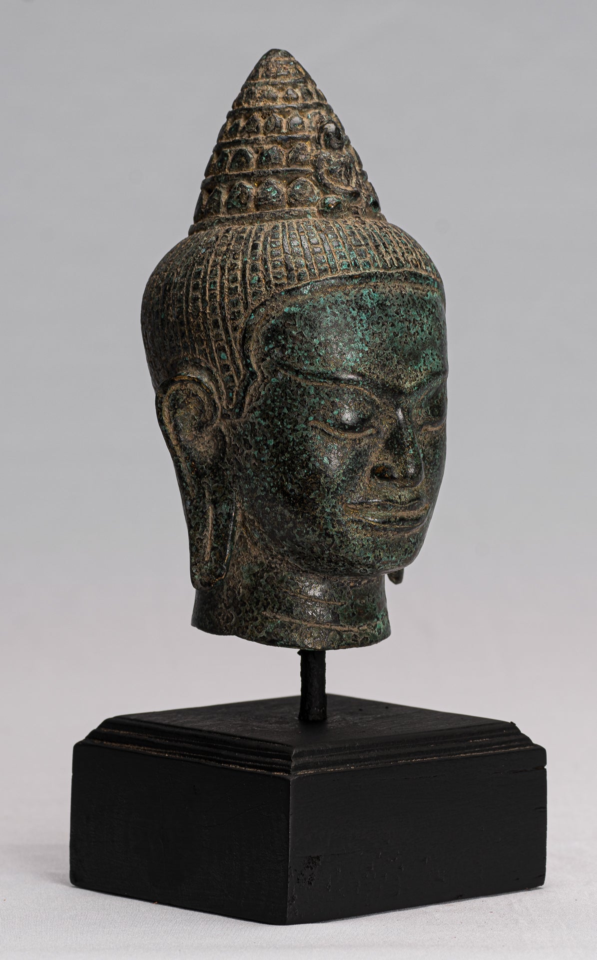 Estatua de Lokeshvara - Estilo de bronce de bronce montado en el estilo jemer de estilo jemer