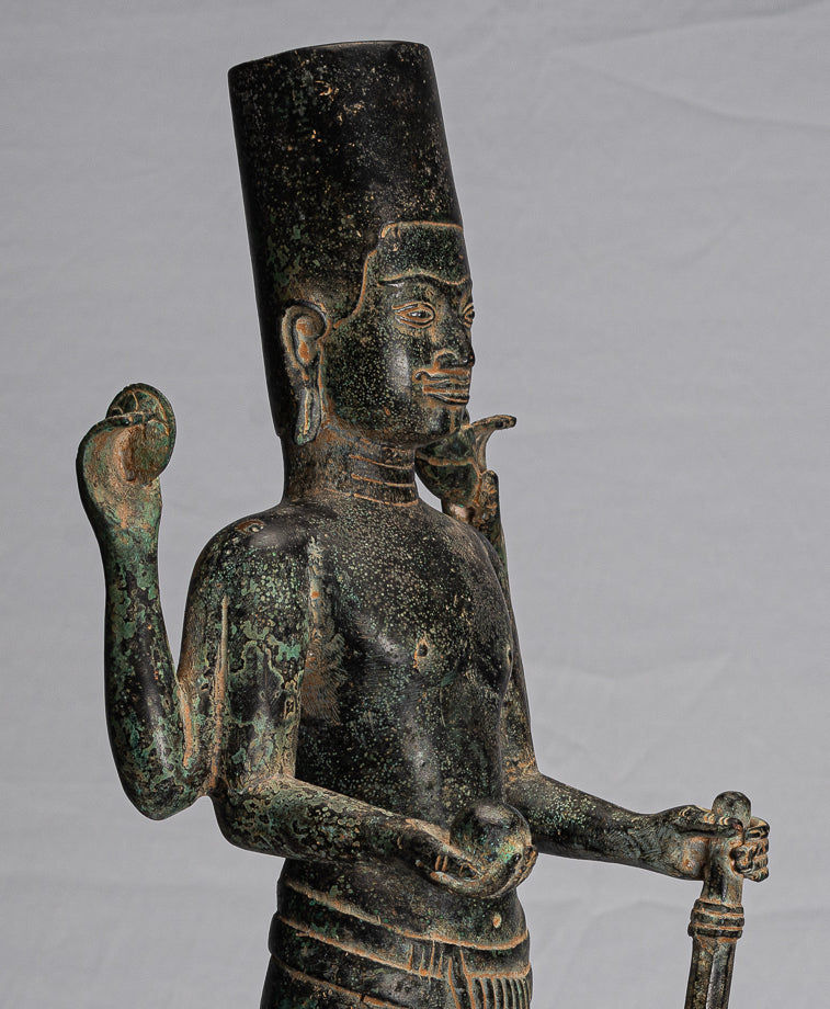 Estatua de Phnom Kulen Vishnu de estilo jemer de antigüedades - Protector y conservador - 58 cm/23 "
