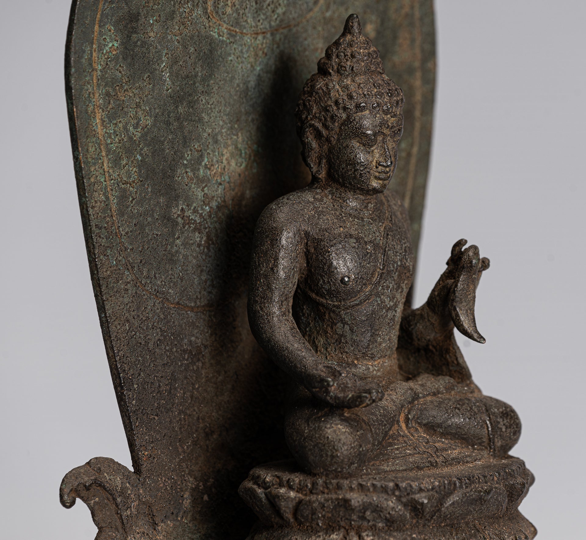 Estatua de Buda - Estilo indonesio antiguo de bronce sentado Javanese Buda - 28 cm/11 "