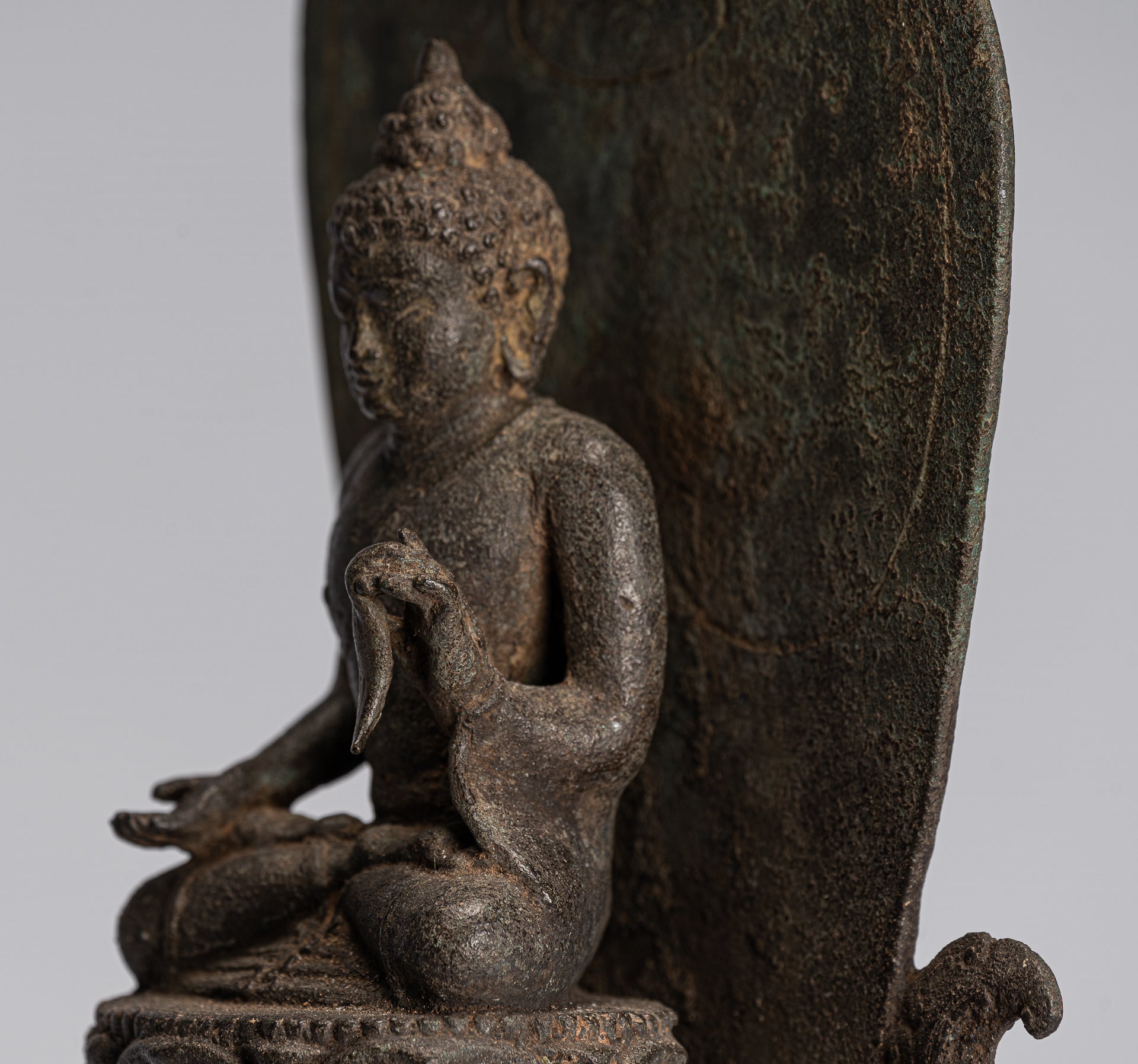 Estatua de Buda - Estilo indonesio antiguo de bronce sentado Javanese Buda - 28 cm/11 "