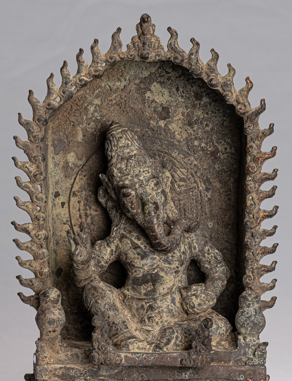 Ganesha Statue. Antike Javanischer Stil Bronze Sitzende Majapahit Ganesha Statue mit 27cm/11"