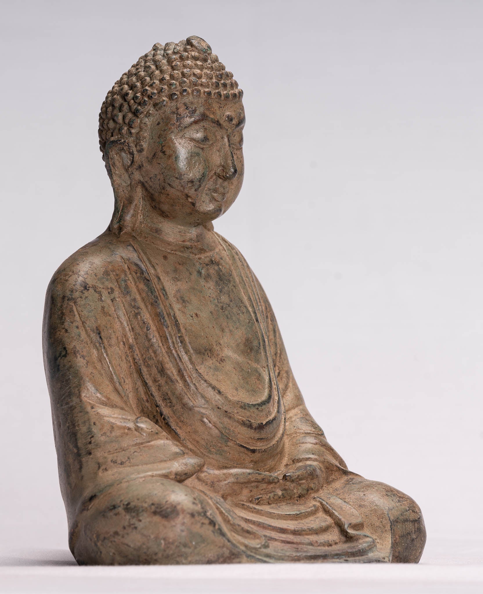 Bouddha japonais – Statue de Bouddha Amitabha de méditation assise en bronze de style japonais antique – 18 cm